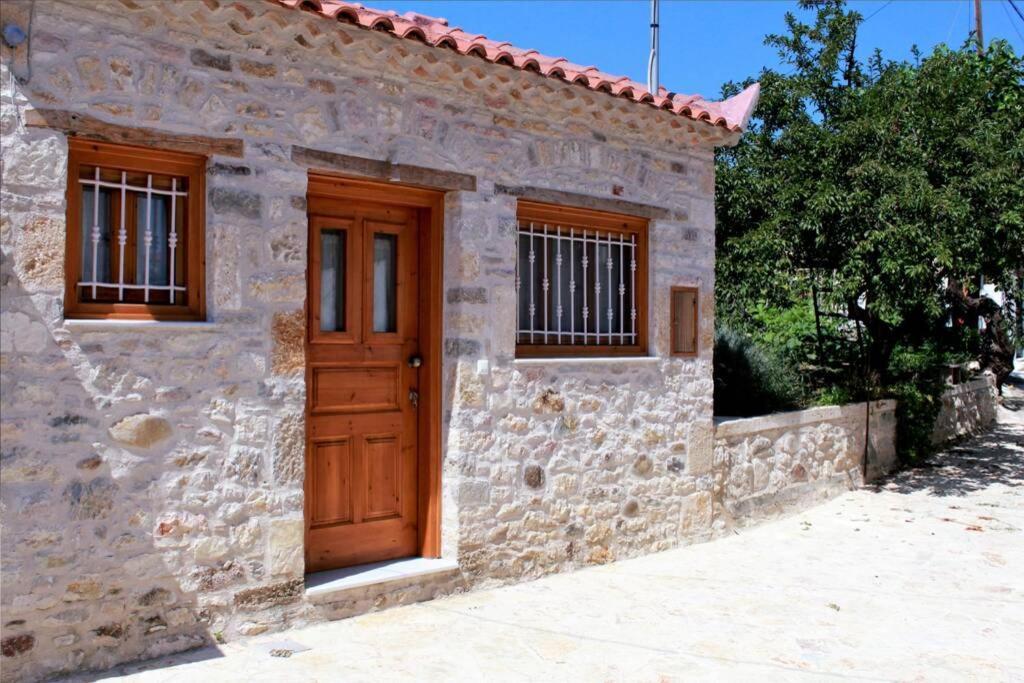 Ferienwohnung Traditional Stone House At Great Location Koróni Exterior foto